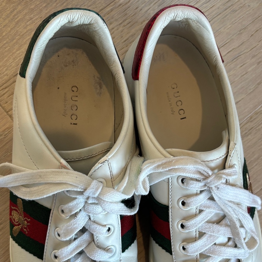 Gucci ACE Women's White Sneakers with Red and Green Details - Picture 4 of 11